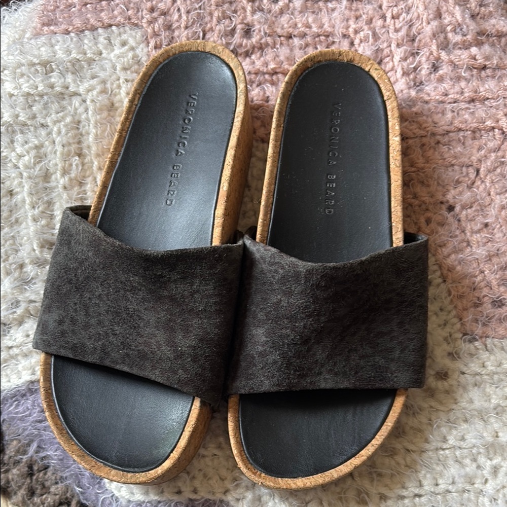Veronica Beard soft black suede Slide Sandals